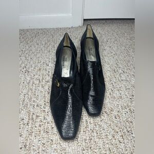 Ros Hommerson Elegant Black Textured Shoes size 9 N